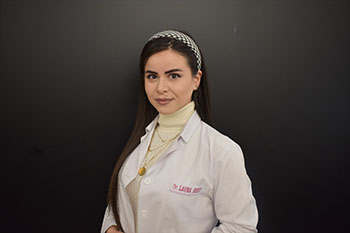 Doktoreshe Laura Risto Troka